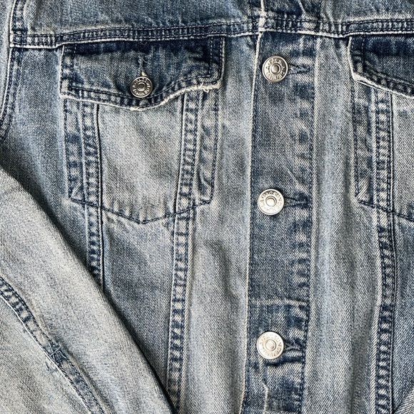 PacSun Denim Collared Button-Up Long Sleeve Relaxed Fit Light Wash Jean Jacket M - Picture 2 of 10